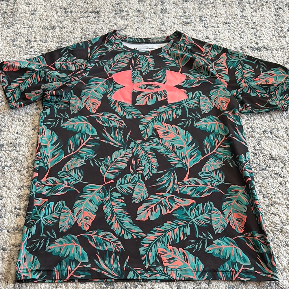 Under Armour Black and Green Short Sleeve Tee